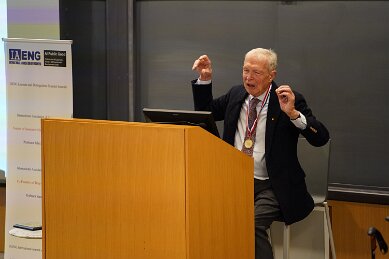 Feb_20_meeting_Prof_Hopfield_taken by Dan Vahaba Princeton_p12