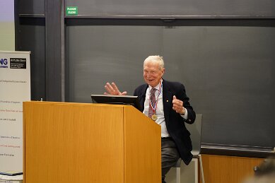 Feb_20_meeting_Prof_Hopfield_taken by Dan Vahaba Princeton_p24