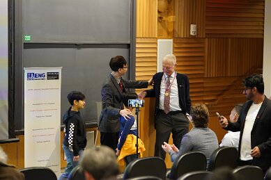 Feb 20 meeting Professor Hopfield taken by Dan Vahaba Princeton p 101